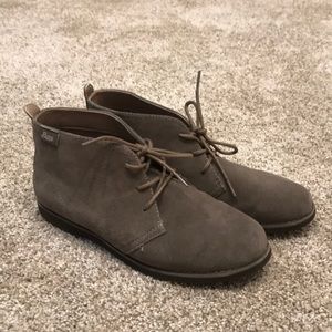 Bass Elyse Chukka Bootie, size 7